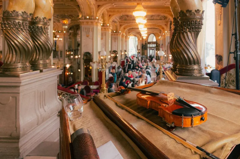 Diventare mecenate: come sostenere festival e concerti di musica classica con consapevolezza e generosità