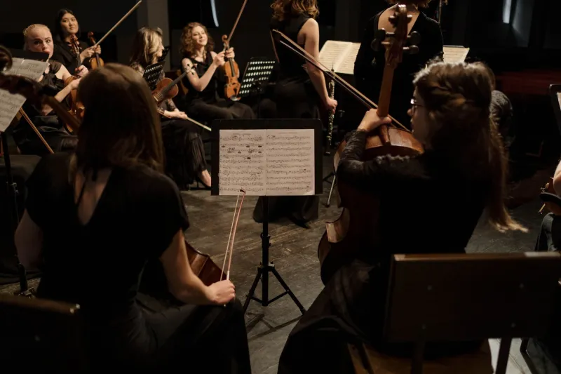 Dalla rete al palcoscenico: come i social media stanno scrivendo un nuovo capitolo per la musica classica